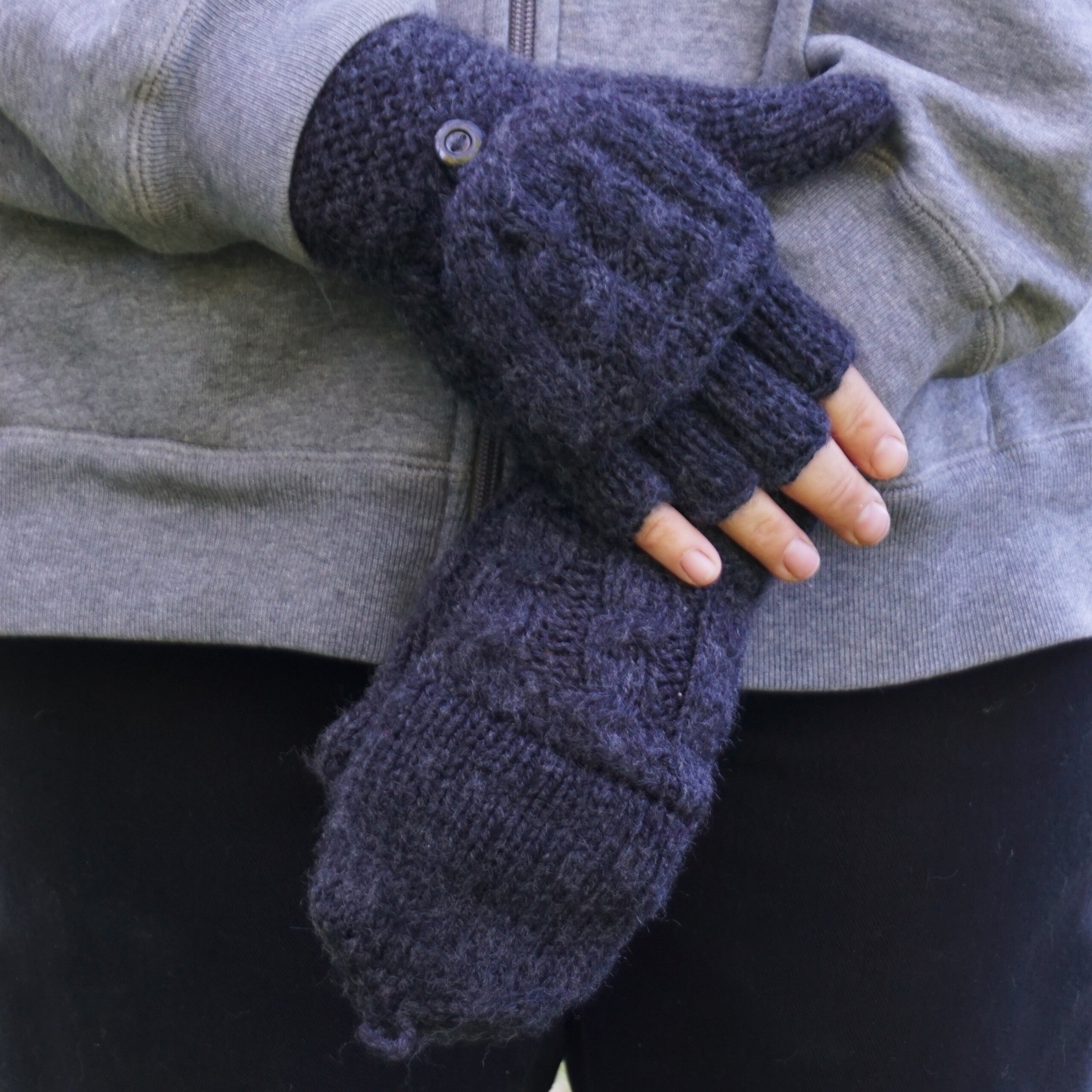 Cabled Flip Mitts