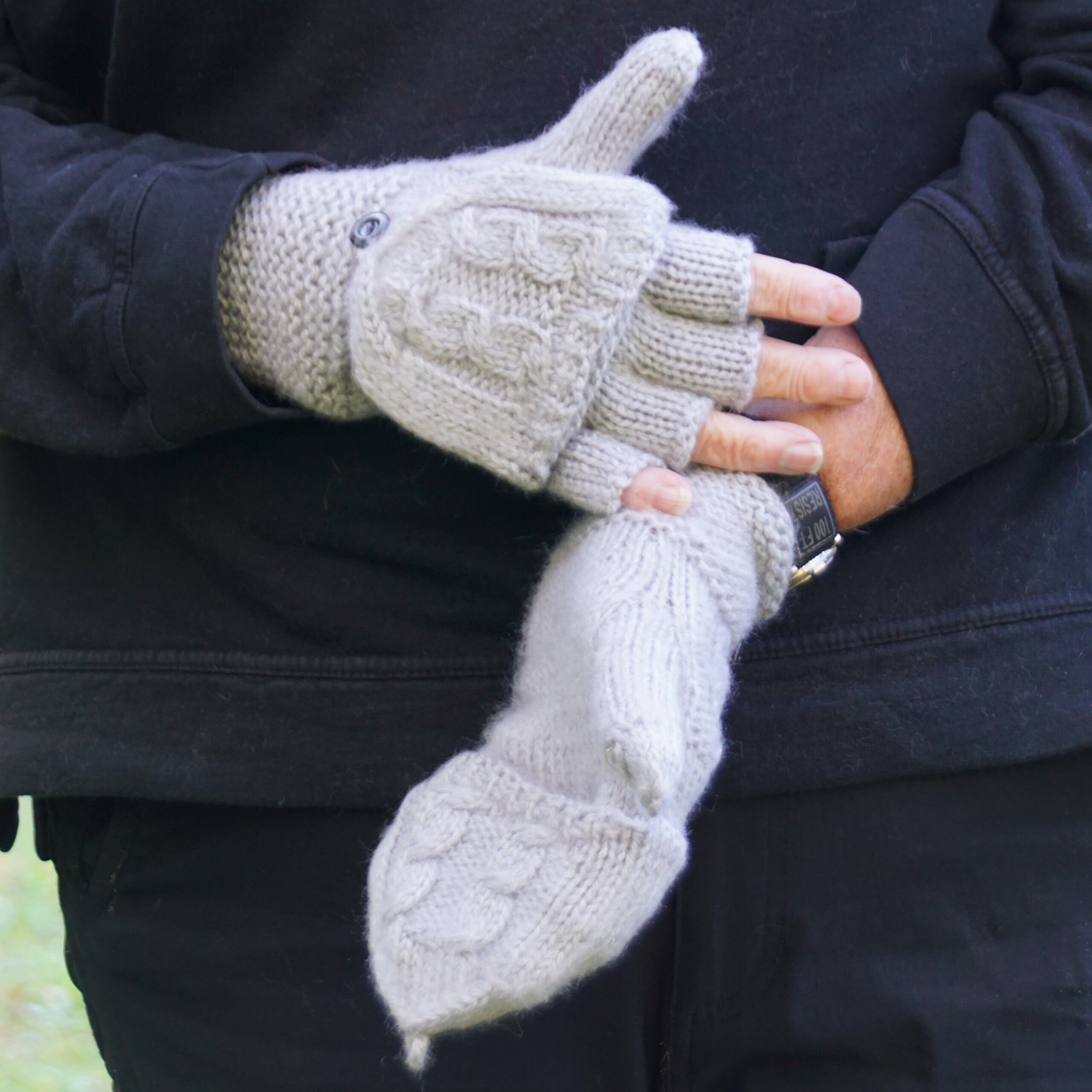 Cabled Flip Mitts