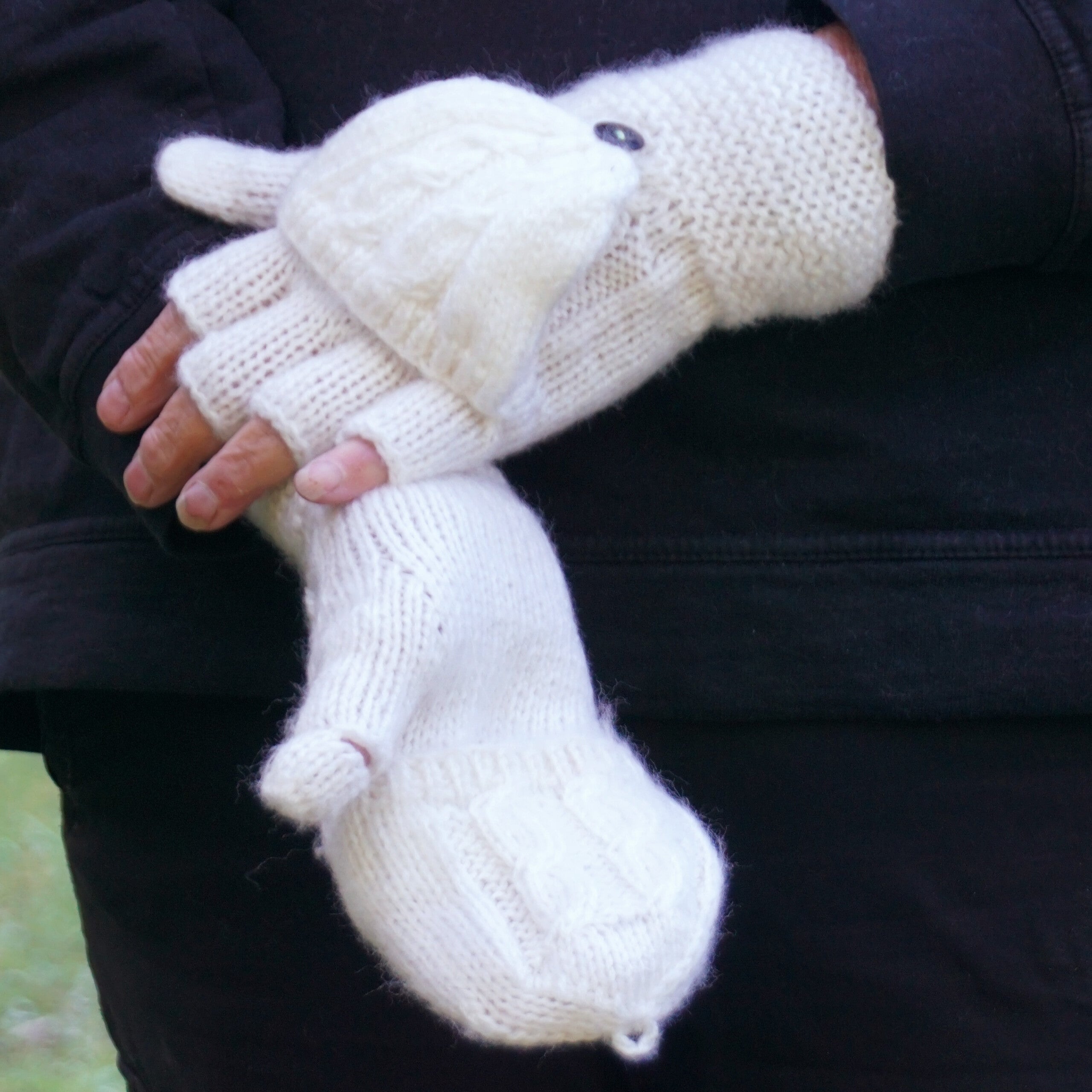 Cabled Flip Mitts